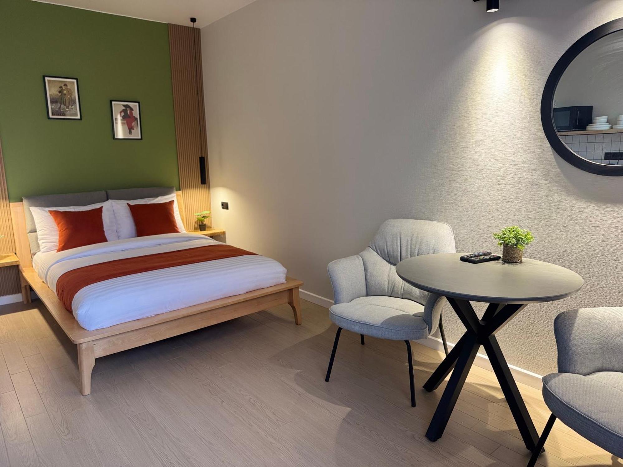 Premium With Terrace In Old